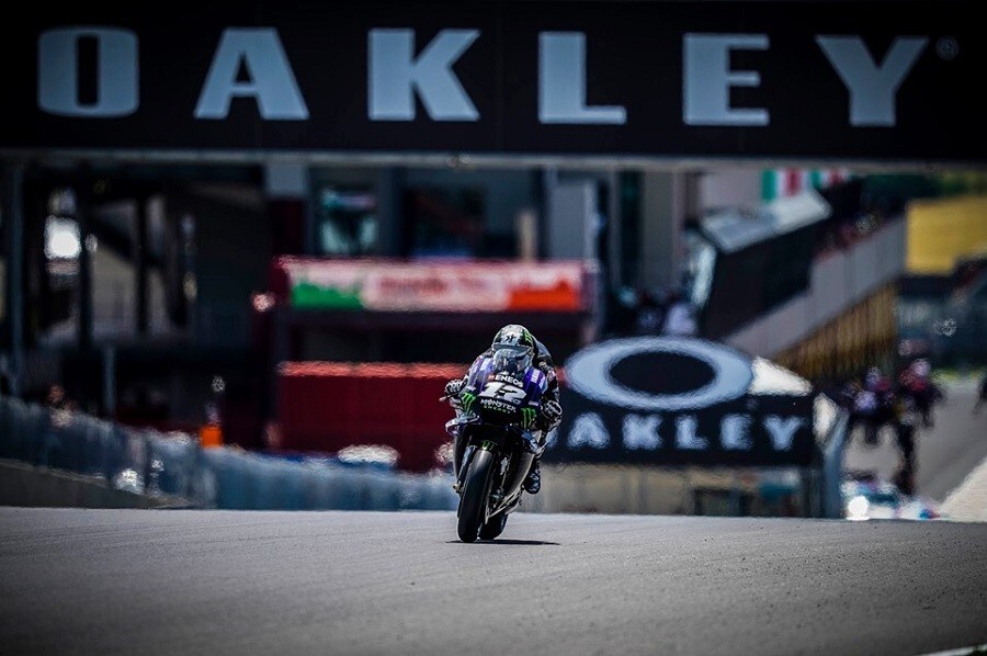 Vinales furioso con Lorenzo: "Non avrebbe girato neanche da solo"
