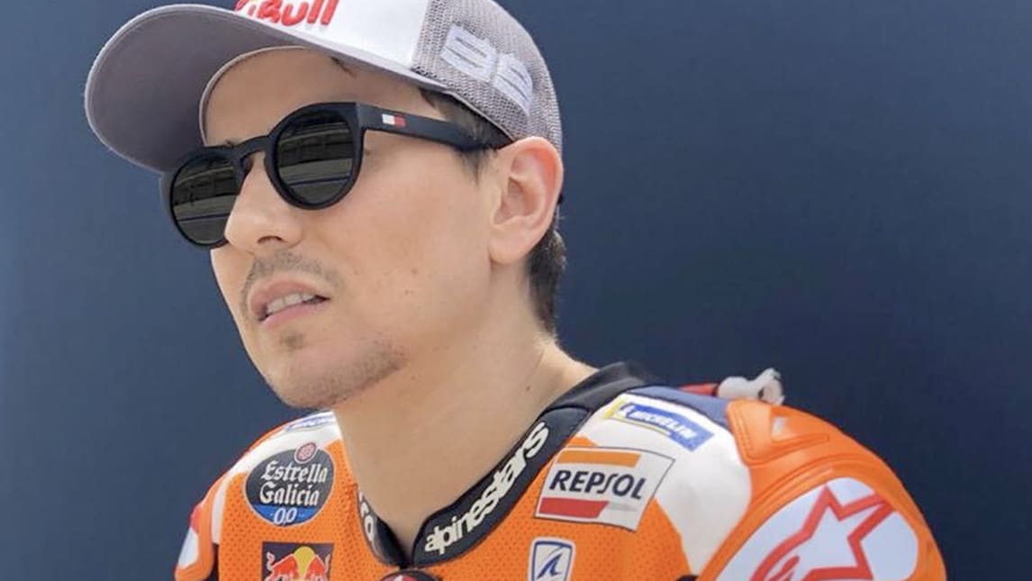 MotoGP Assen: vertebra fratturata per Lorenzo, è out