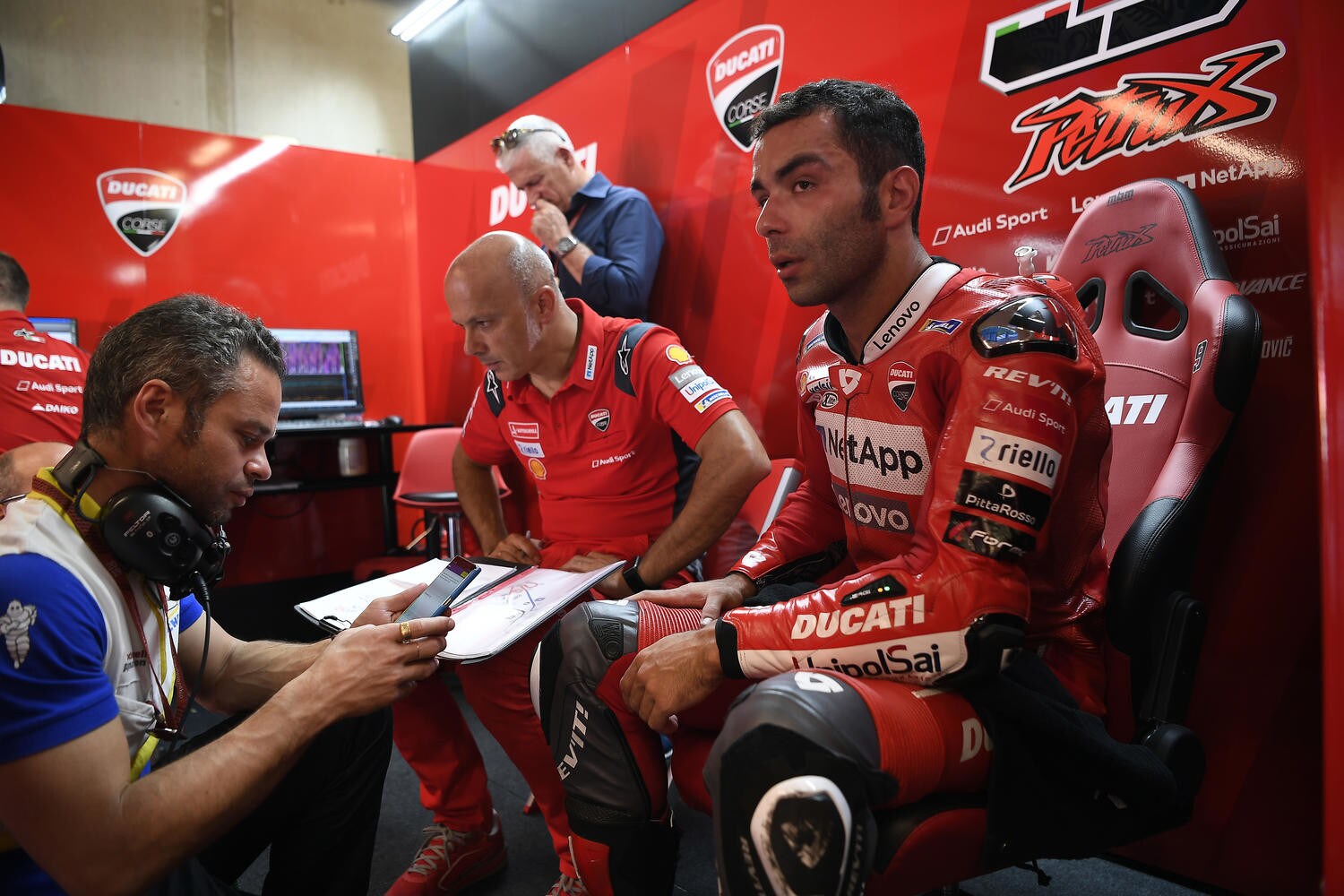 Petrucci: "Situazione difficile, mi trovo tra l'incudine e il martello”