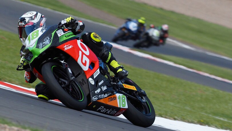 Supersport 300, Gonzalez davanti nelle libere a Donington