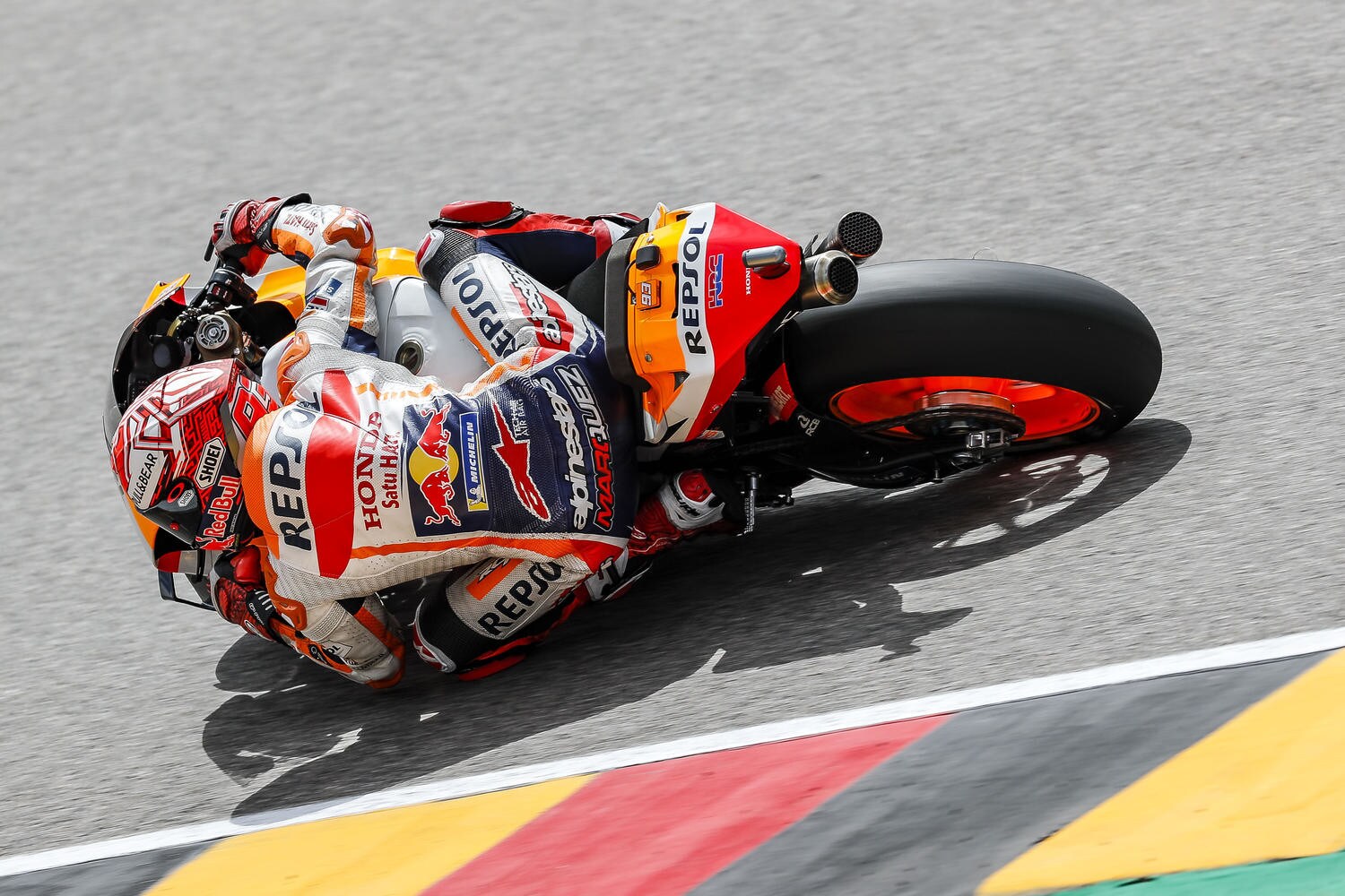 MotoGP Sachsenring: vince Marquez, sul traguardo a braccia conserte