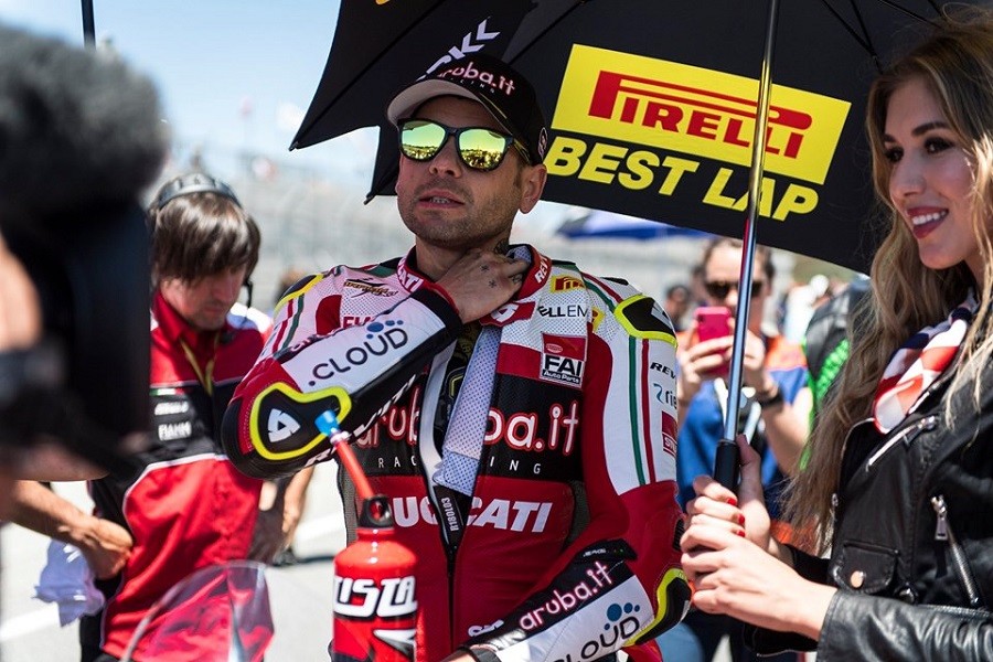 Alvaro Bautista molla il titolo. E sul rinnovo con Ducati...