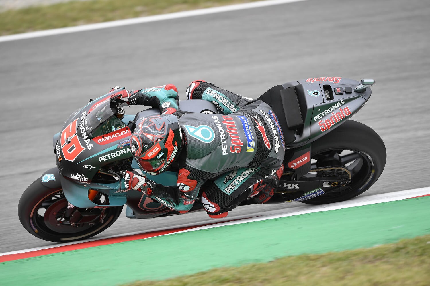 MotoGP, Brno Day1: Marquez beffato da “El diablo” Quartararo
