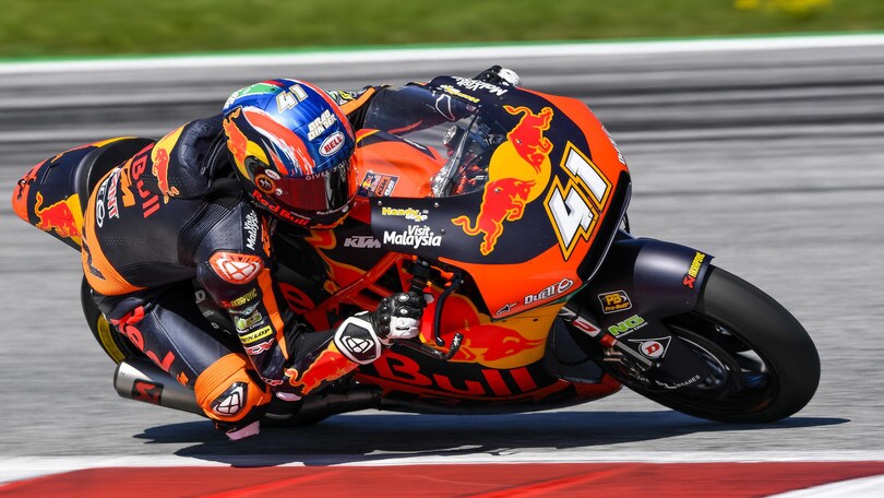 Moto2 gara: capolavoro Binder, disastro italiano