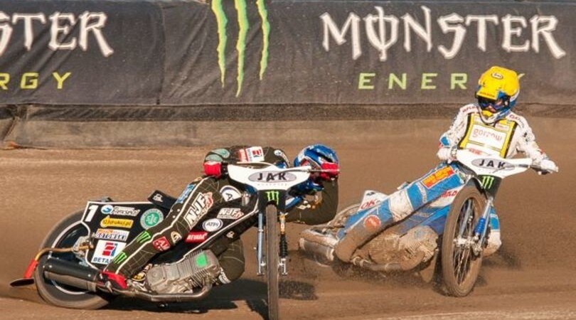 Di traverso: Woffinden, autobiografia e ritorno in sella