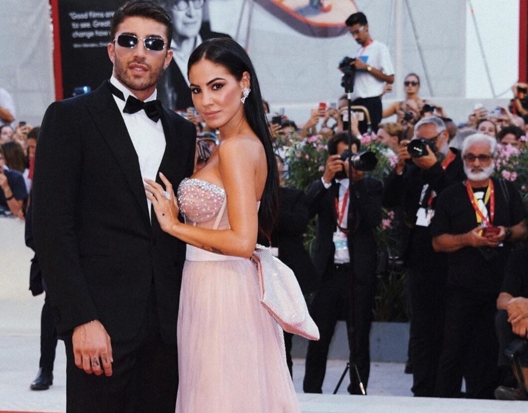 Iannone sul red carpet a Venezia, Quartararo scherza: "Sembri 007”