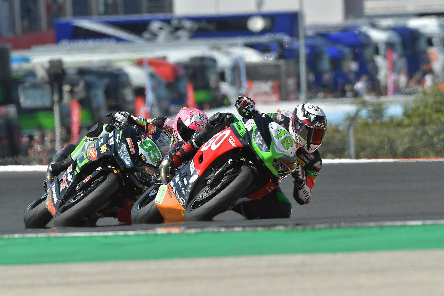 Supersport 300: a Magny Cours in tre per il titolo
