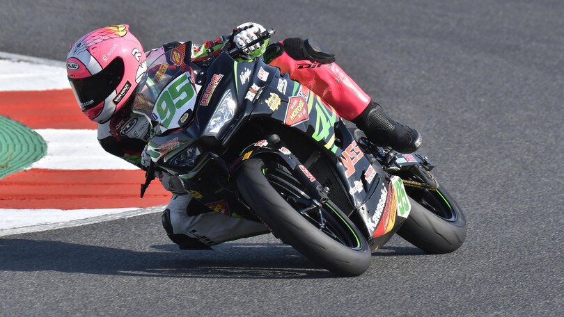 SSP300 Magny- Cours: Deroue strappa la pole alla Carrasco