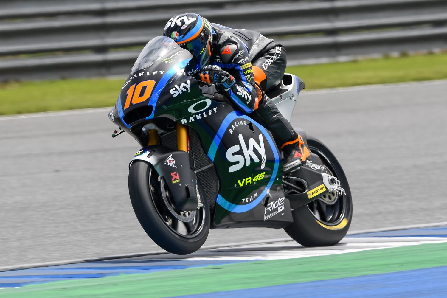 Moto2, Buriram gara: Marini conquista la vittoria con una gara capolavoro