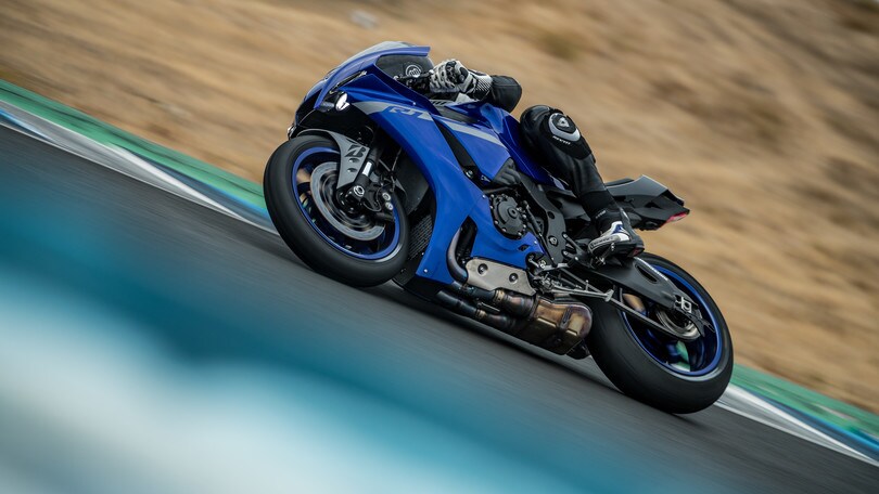 Yamaha YZF-R1 e R1M: la bella e la bestia