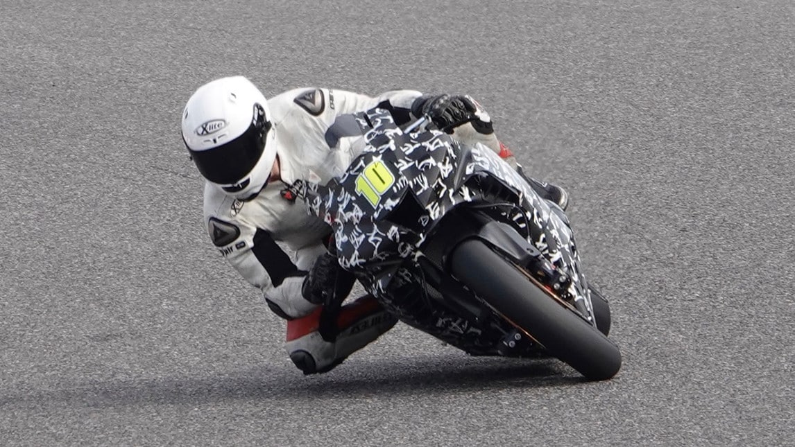 SBK: la nuova Honda è già in pista - LE FOTO