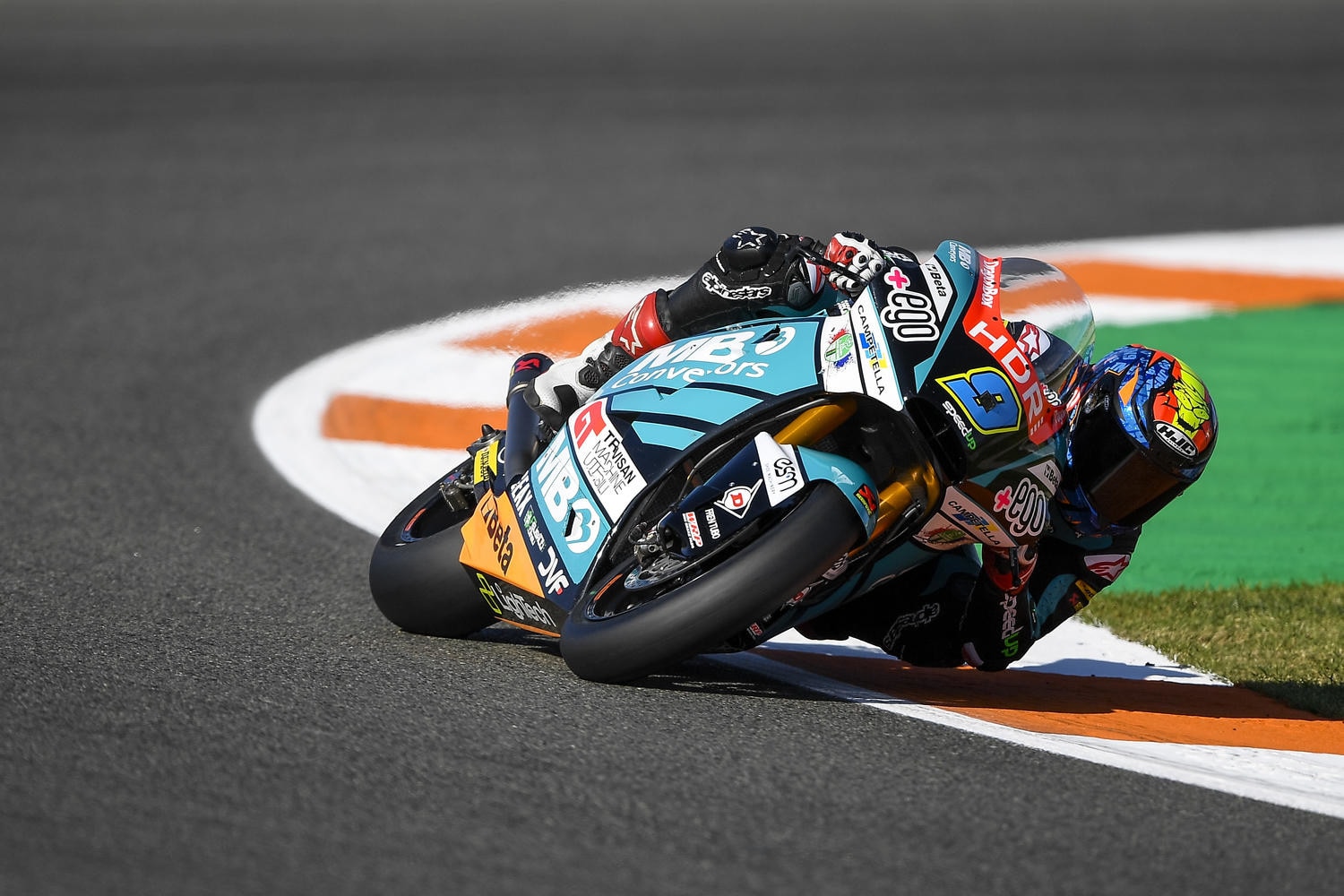 Moto2 Valencia, qualifiche: pole Navarro, Manzi e MV Agusta al top