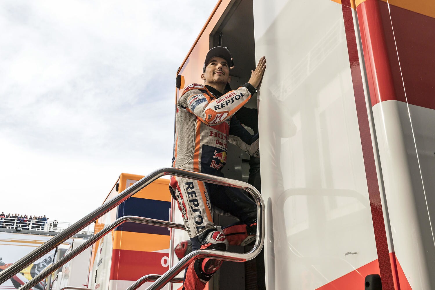 MotoGP Valencia, le IMMAGINI dell'addio di Lorenzo