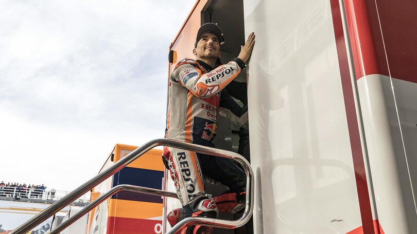 MotoGP Valencia, le IMMAGINI dell'addio di Lorenzo