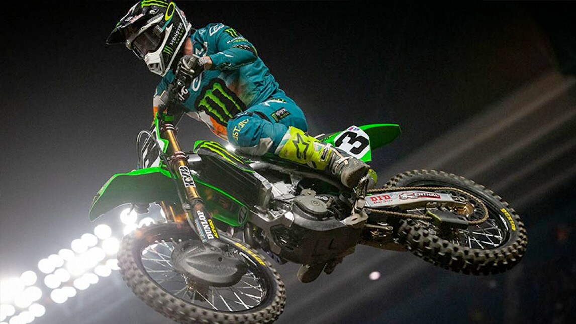 Eli Tomac mette a segno la vittoria ad Anaheim