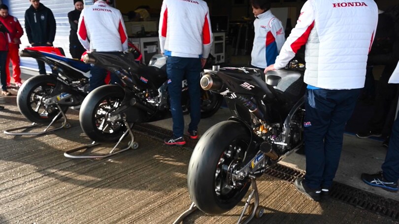 Le moto scaldano i motori a Jerez! - VIDEO