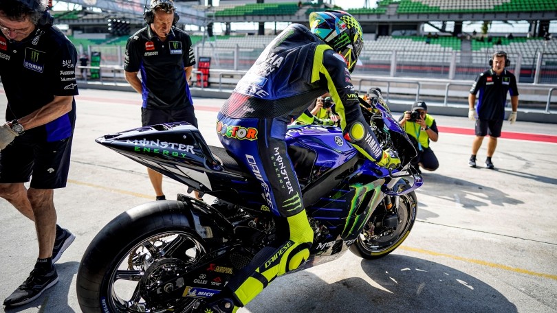 Test MotoGP: Valentino Rossi in azione a Sepang - FOTO