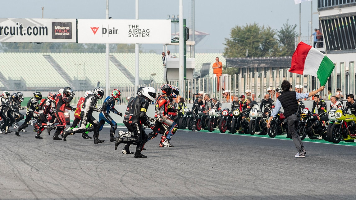 Moto Guzzi: il Fast Endurance scalda i motori