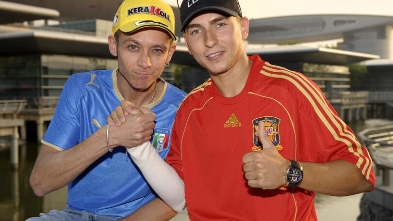 MotoGP, Rossi-Lorenzo: attenti a quei due! - LE FOTO