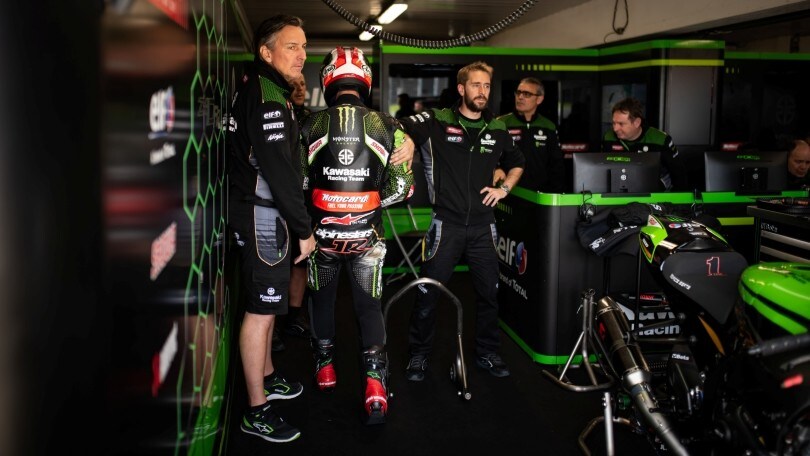 Il team Kawasaki in azione a Phillip Island - FOTO