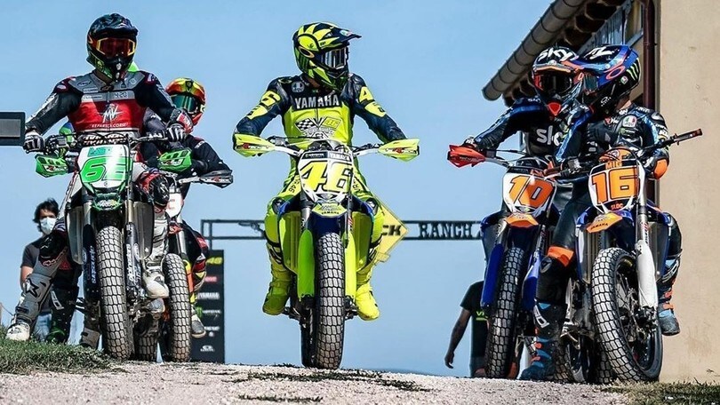 Rossi e la VR46 al Ranch per una giornata di puro divertimento - FOTO