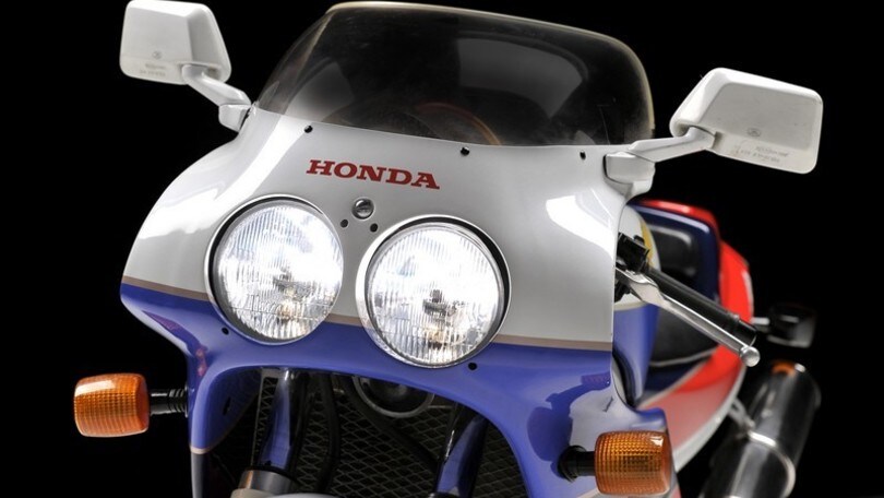 Rewind, Honda VFR 750 R (RC30): la perla del Sol Levante