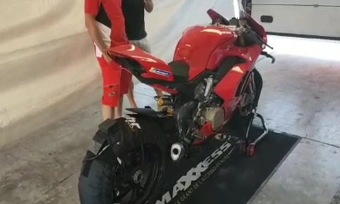 Johann Zarco a Misano con la Ducati Panigale V4 - VIDEO