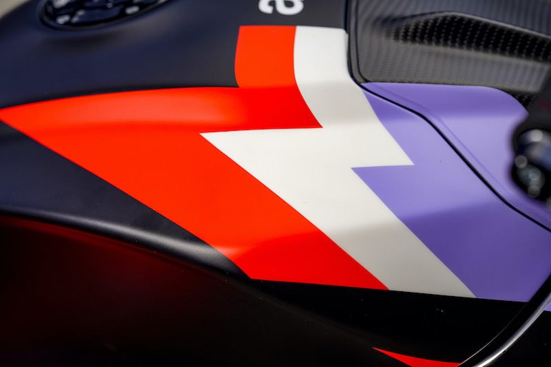 Aprilia Tuono V4 X: la hypernaked con tecnologia da MotoGP - FOTO