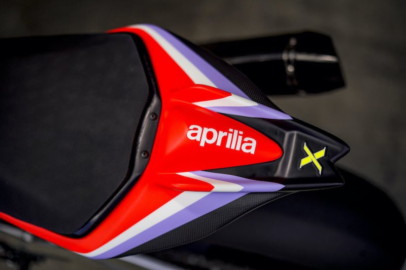 Aprilia Tuono V4 X: la hypernaked con tecnologia da MotoGP - FOTO