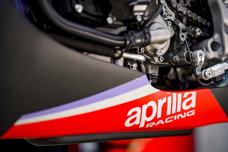 Aprilia Tuono V4 X: la hypernaked con tecnologia da MotoGP - FOTO