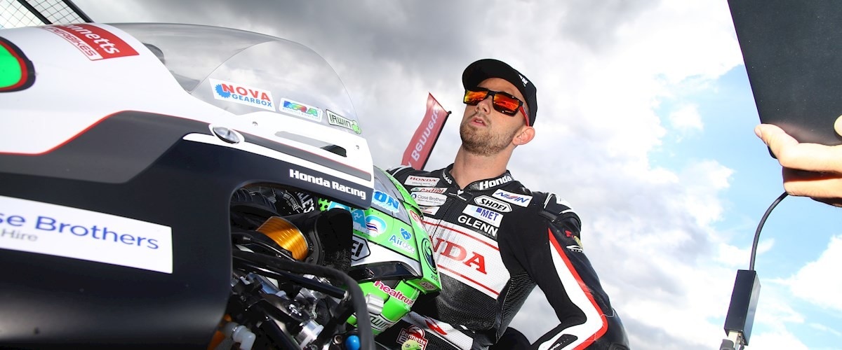 BSB, Oulton Park: prove di fuga per Glenn Irwin