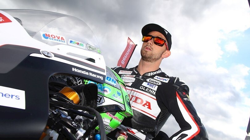 BSB, Oulton Park: prove di fuga per Glenn Irwin