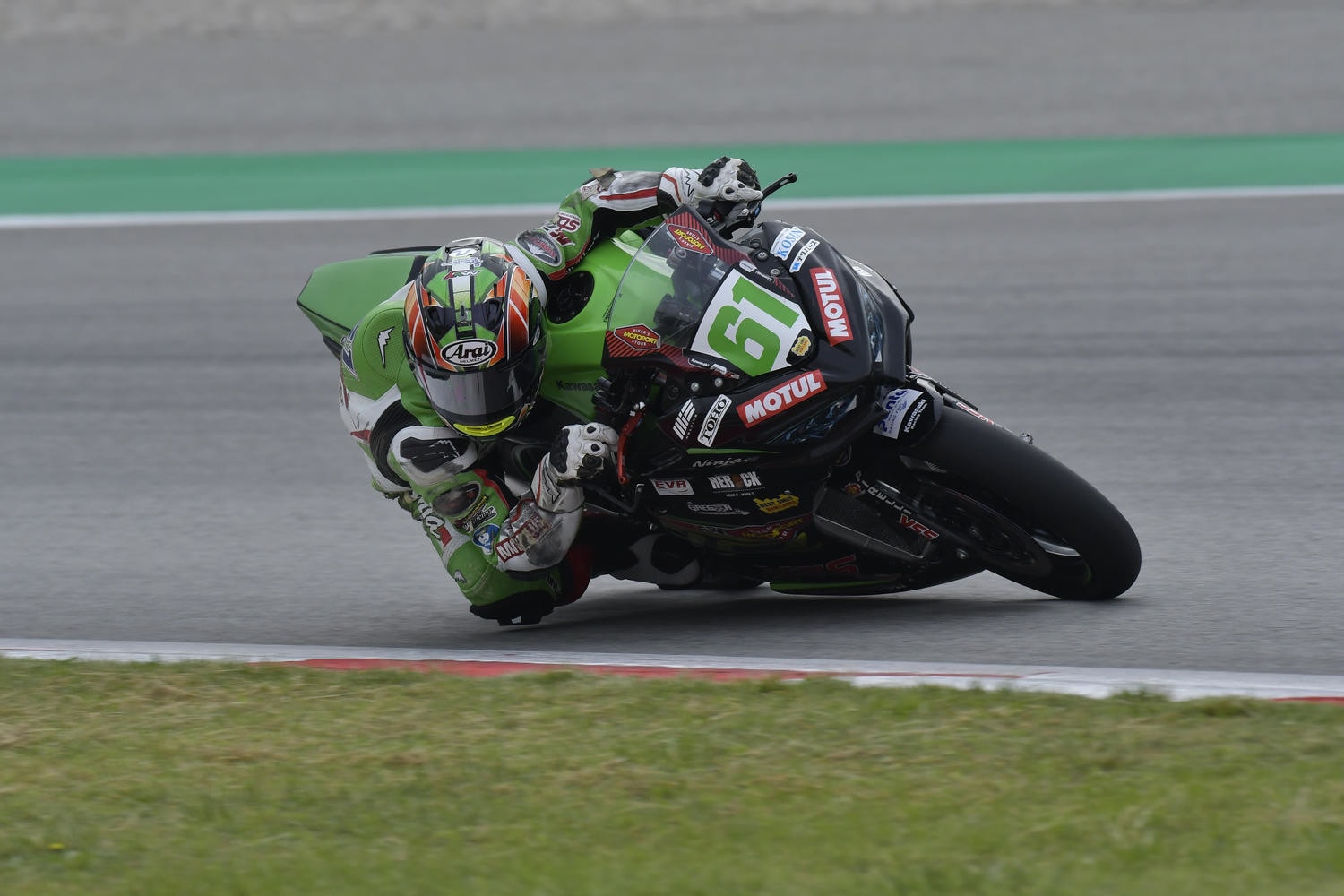 SSP300 Catalunya, Gara 2: Okaya guida il poker Motoport Kawasaki