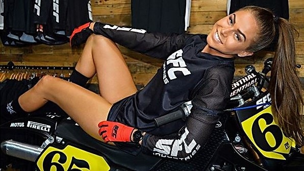 SSP300: Sharni Pinfold la bella australiana wildcard a Magny-Cours - FOTO