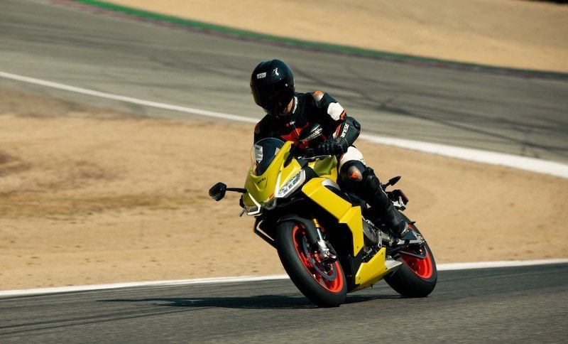 Aprilia: la RS 660 in pista e sulle strade della California