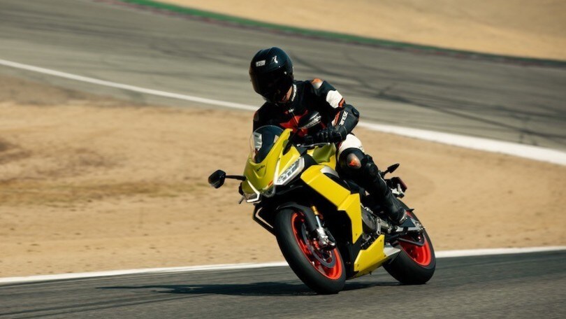 Aprilia: la RS 660 in pista e sulle strade della California