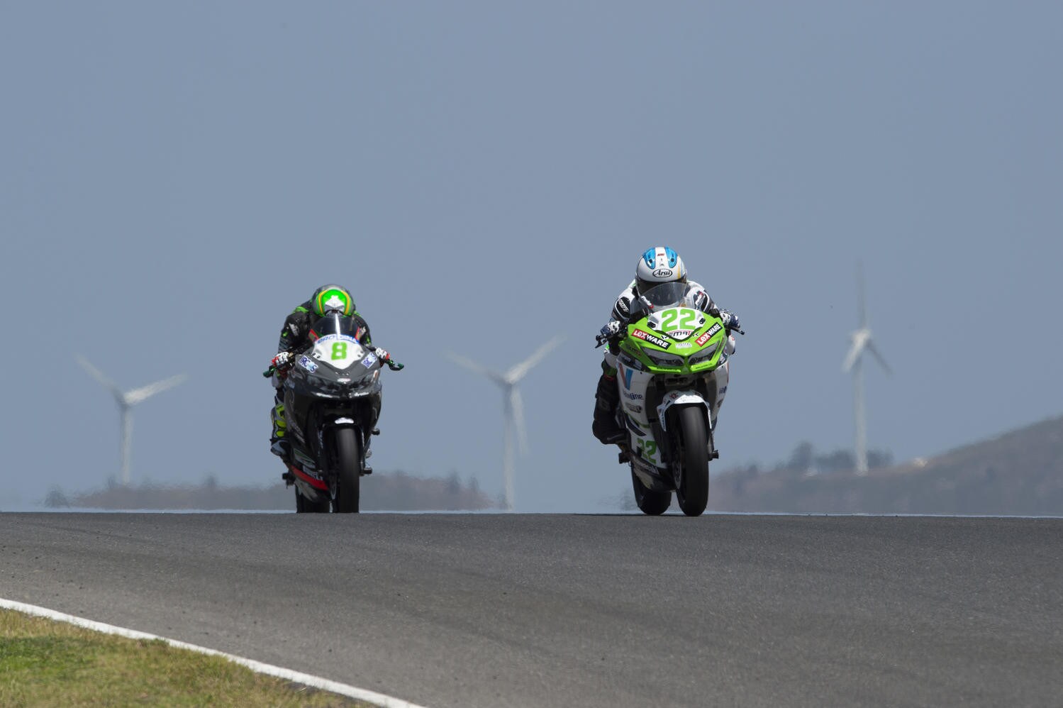 SSP300 Estoril, Superpole: Kalinin poleman, Brianti ripescato