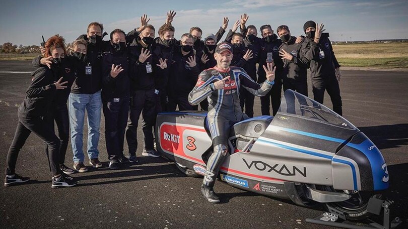 Max Biaggi a 408 km/h polverizza 12 record con la Voxan - FOTO