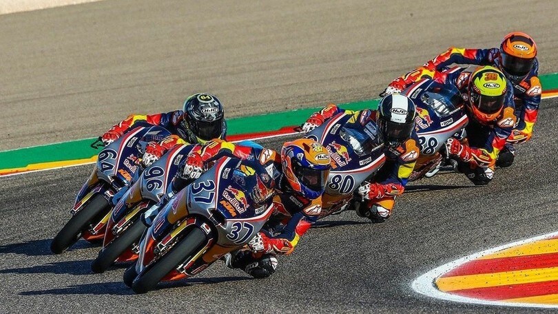 Red Bull Rookies Cup, Valencia 1: primo match point per Acosta