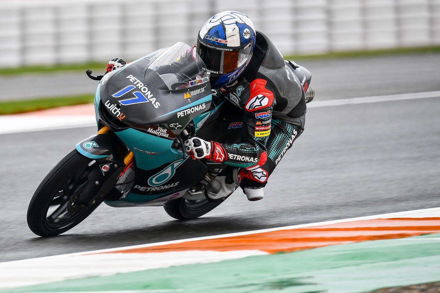 Moto3 GP Europa, FP3: McPhee primo sul bagnato, Vietti leader nella combinata