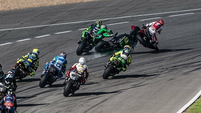 CEV RFME, Jerez: Ramos campione in Superbike tra le polemiche