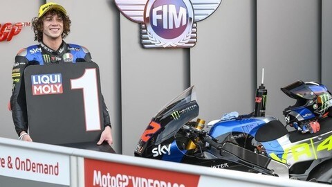Moto2, Marco Bezzecchi: a Street Triple RS for a season to remember