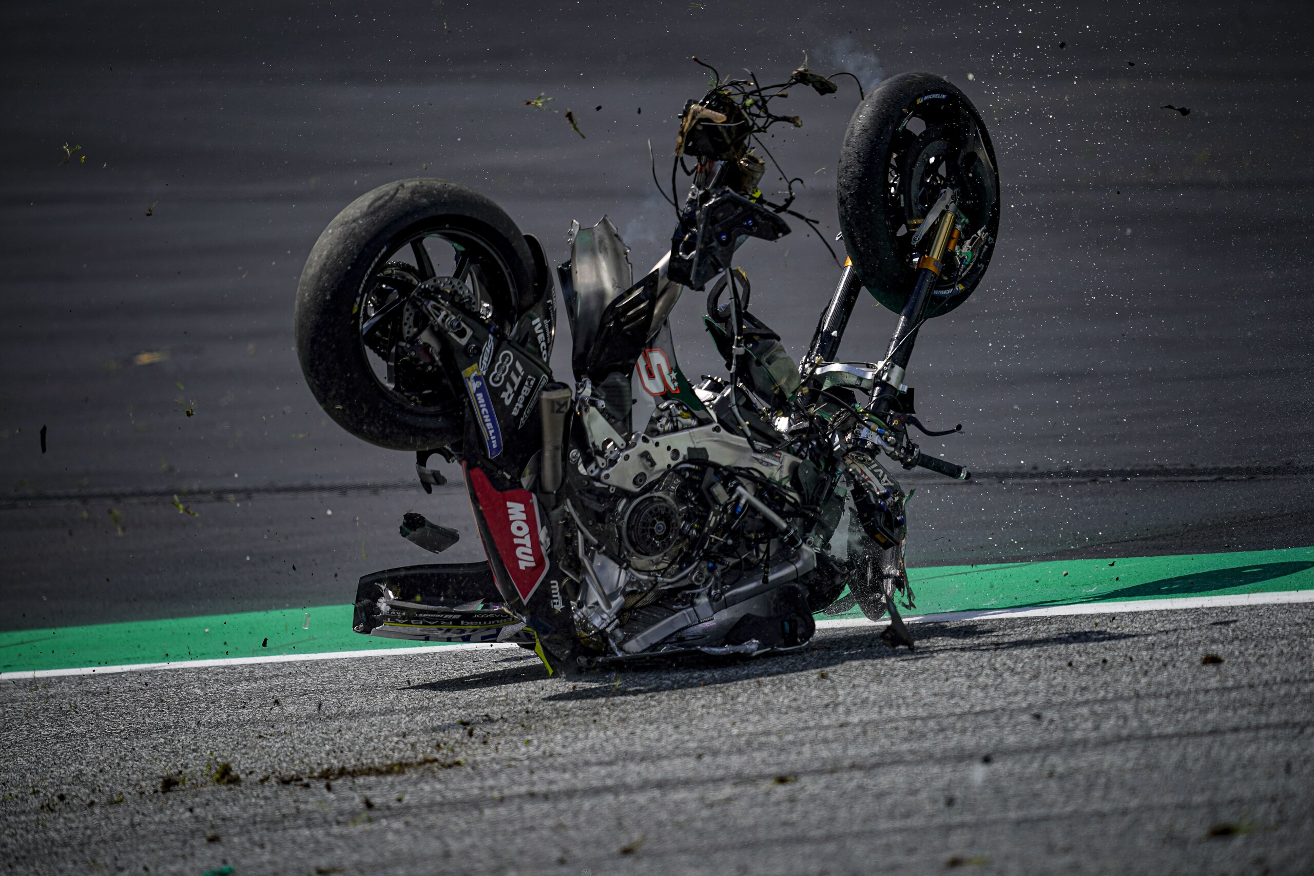 MotoGP: le cadute e gli incidenti più spettacolari del 2020 - FOTO