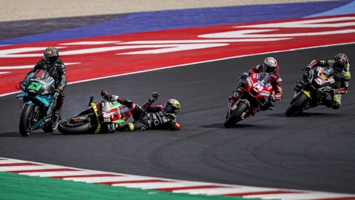 MotoGP: le cadute e gli incidenti più spettacolari del 2020 - FOTO