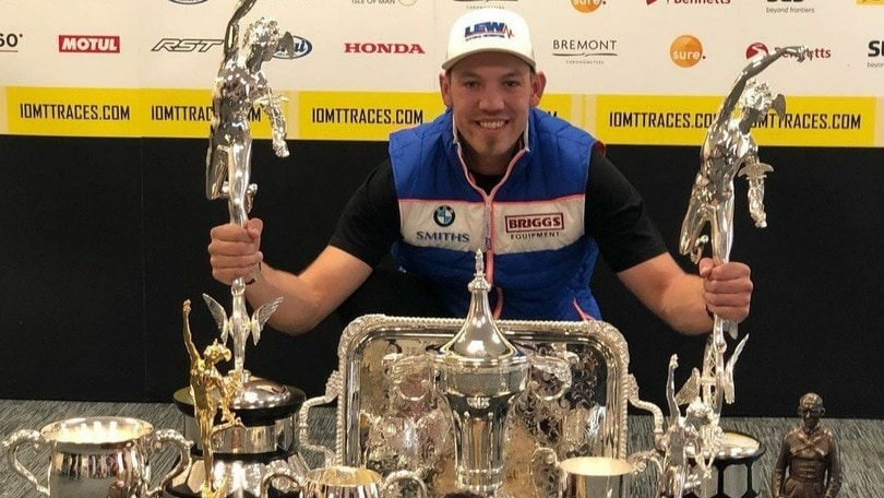 TT, Peter Hickman: “Dispiaciuto per la cancellazione, ma la salute è più importante”