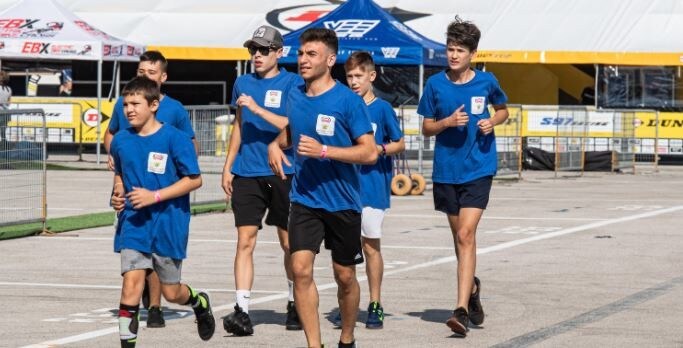 I Pata Talenti azzurri FMI cavalcano il toro per la Red Bull Rookies Cup
