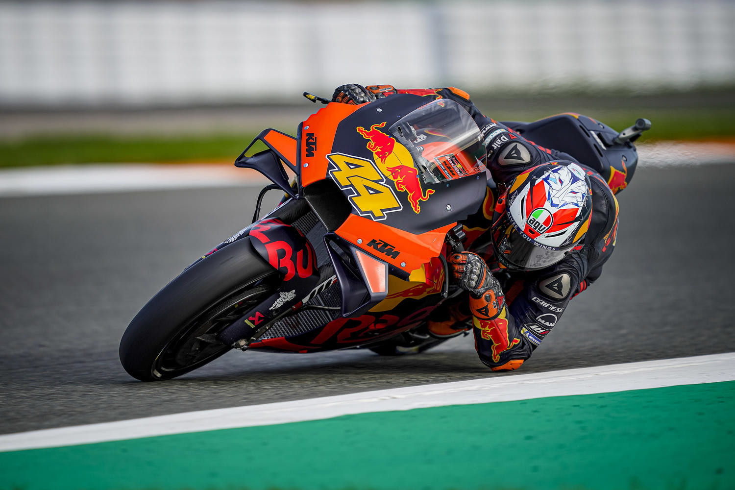 MotoGP: Pol Espargaro si separa da AGV
