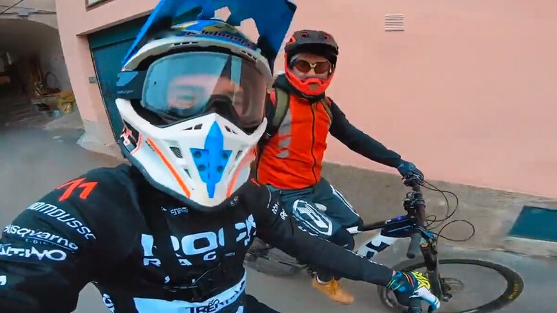 Marco Melandri e il debutto di Alex Puzar sulla EMTB - VIDEO