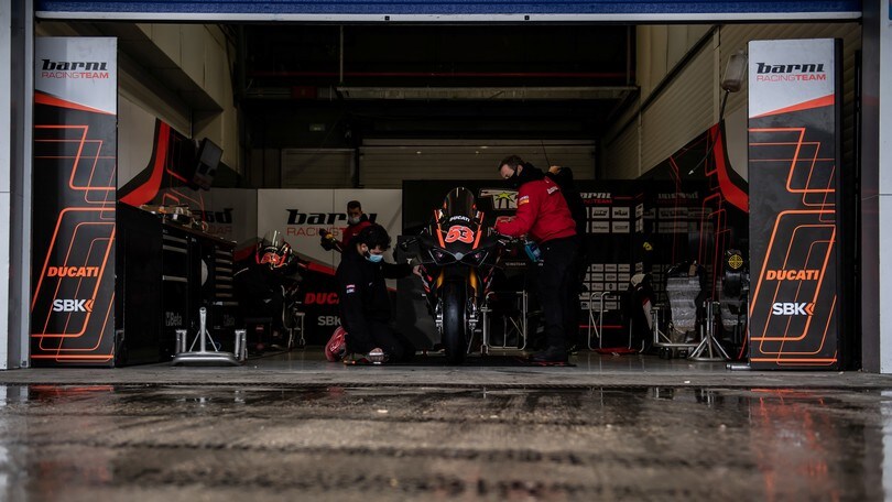 SBK, Test Jerez: solo tre piloti in pista, dopo mezza giornata