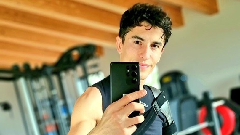 MotoGP, Marquez resumes training, but his arm brace remains